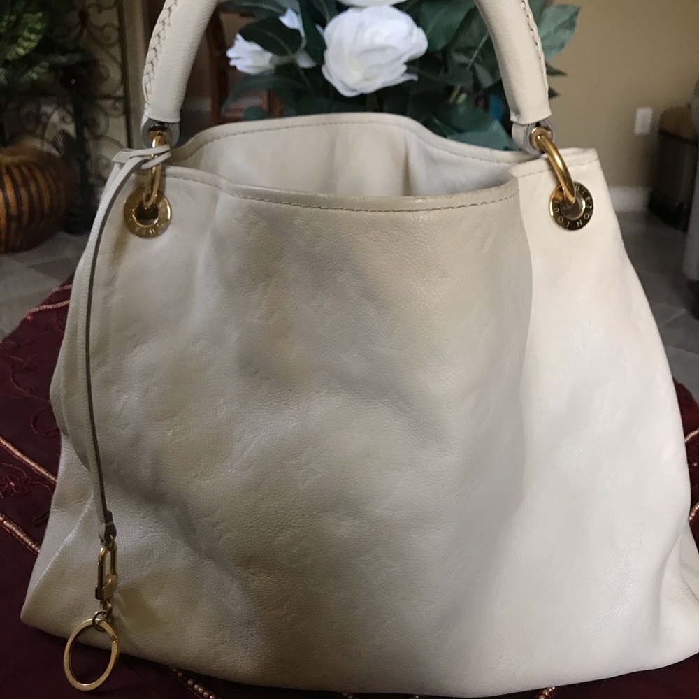 Louis Vuitton Empreinte Artsy Mm Neige